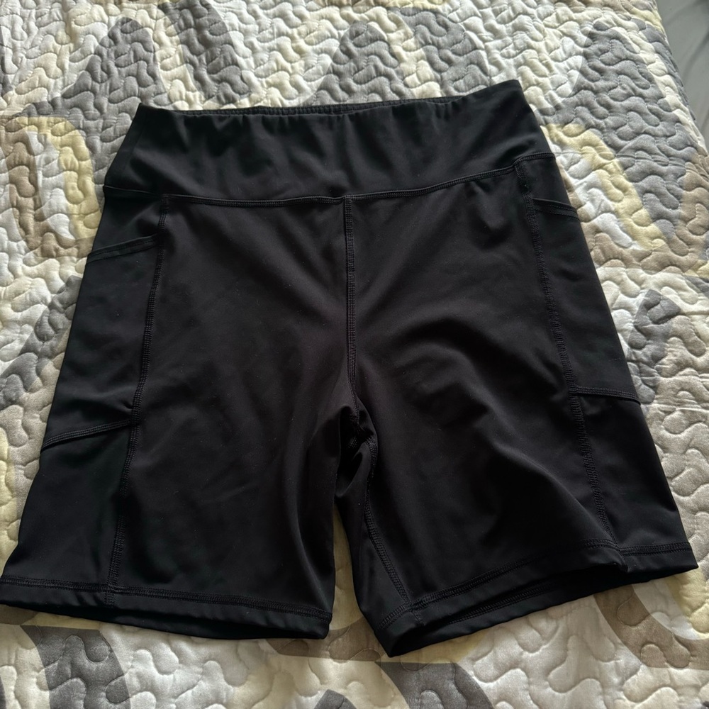 American eagle the everything pocket biker shorts size XL